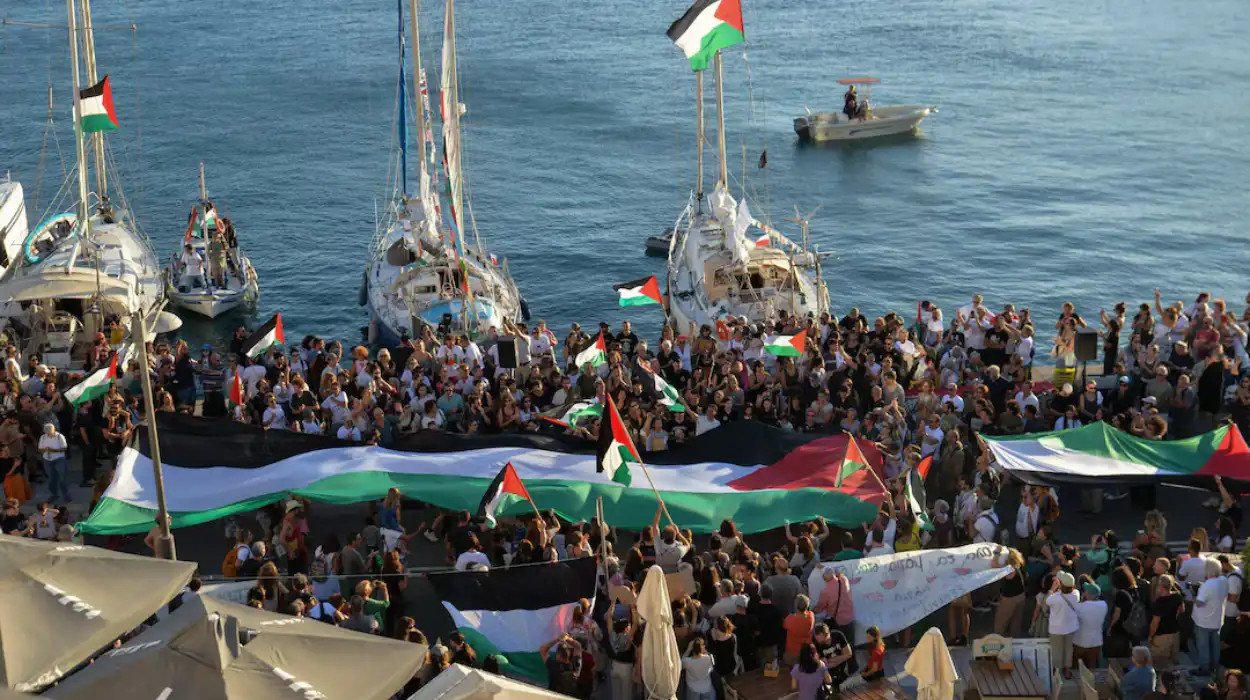 Spanish and Italian navies respond to attacks on Global Sumud Flotilla in Mediterranean