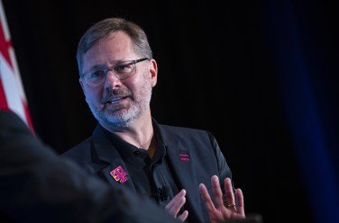T-Mobile announces leadership transition as Mike Sievert steps down as CEO