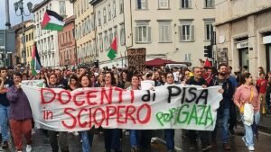 Thousands participate in general strike across Italy to support Palestinian state recognition