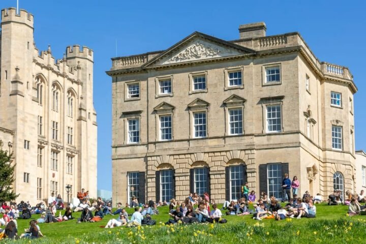 UK universities face financial challenges amid rising costs and international fee increases