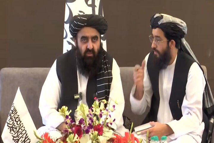 Afghan foreign minister warns Pakistan of alternative options amid escalating border tensions