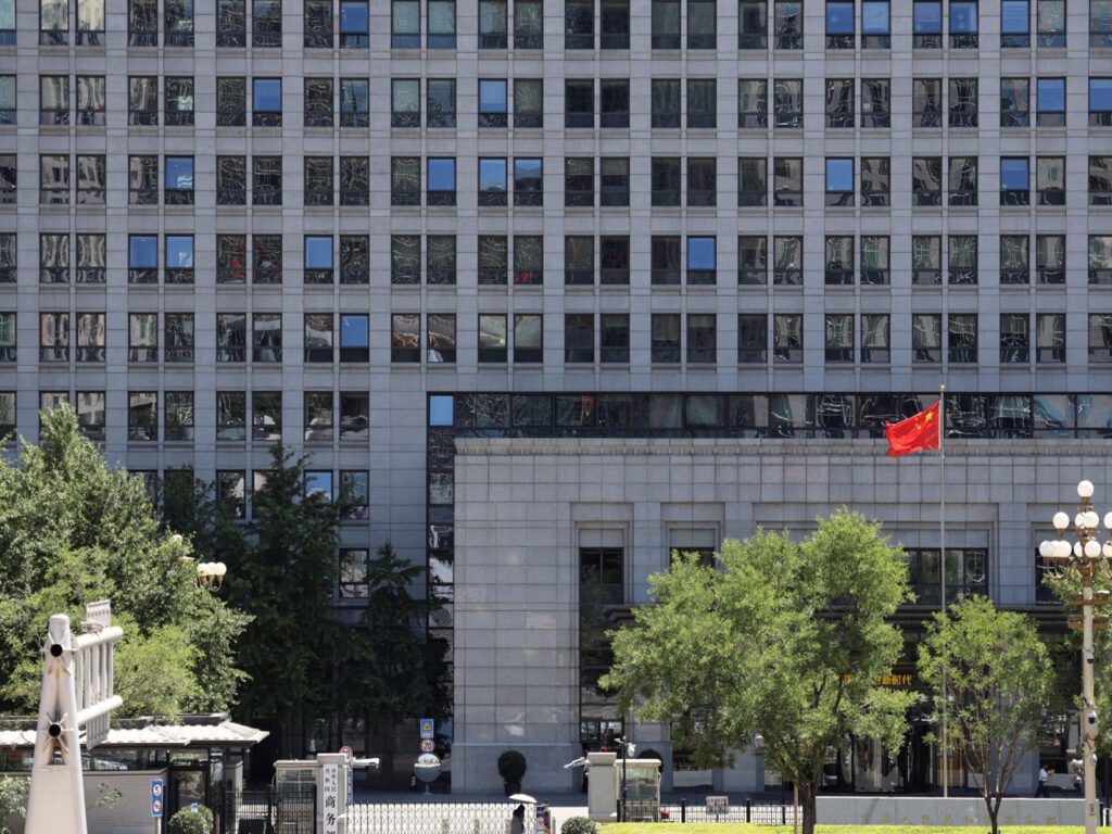 China condemns US tariff threats, calls for dialogue to resolve trade differences