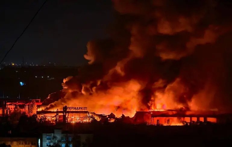 Drone attacks on Donetsk result in major fire at shopping center