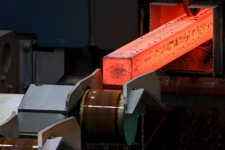 EU proposes 50 percent steel tariff as negotiation starting point with US