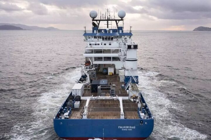 Falkor (Too) departs Buenos Aires to conduct underwater research after administrative delays