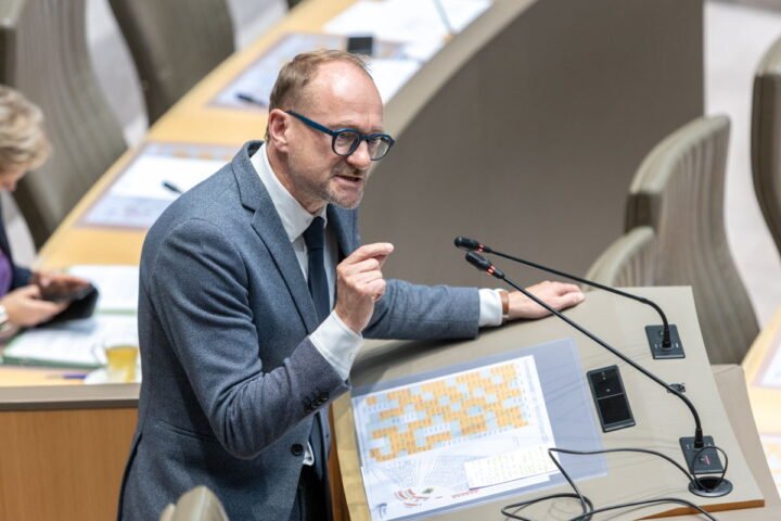 Flemish government prohibits use of subsidies for legal actions against the region