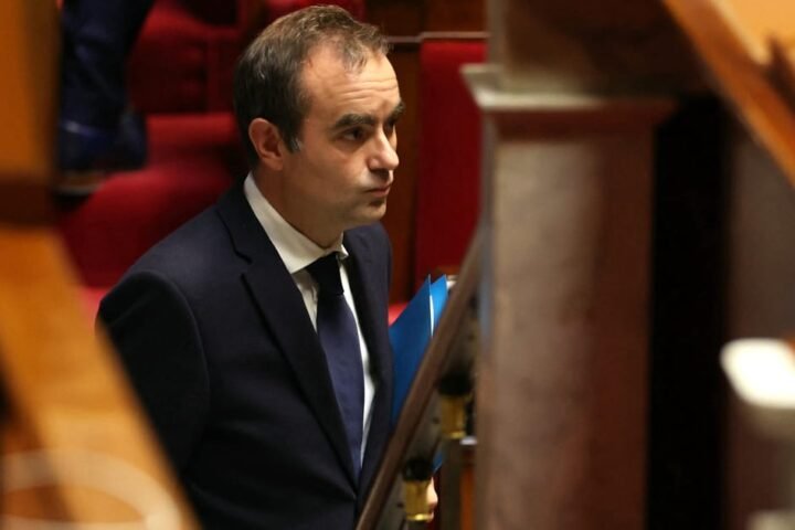 French prime minister suspends retirement reform to stabilize government amid political turmoil