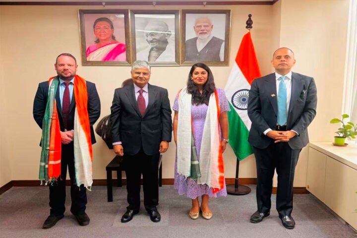 India celebrates introduction of Hindi language education in Shanghai school