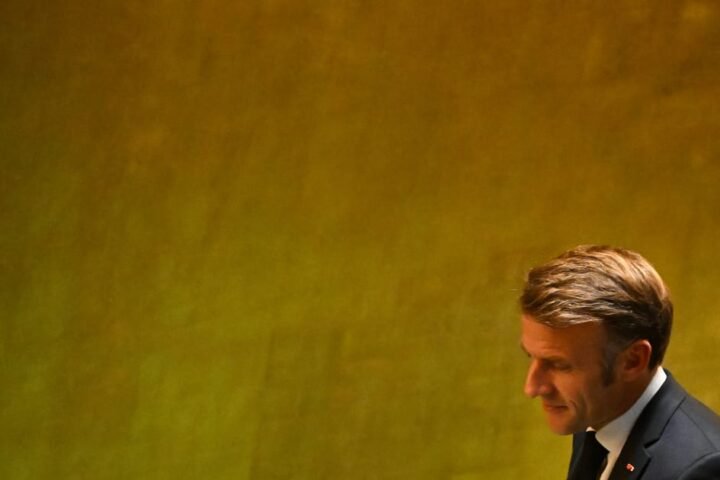 Macron faces critical choices as eurozone crisis undermines confidence in French economy