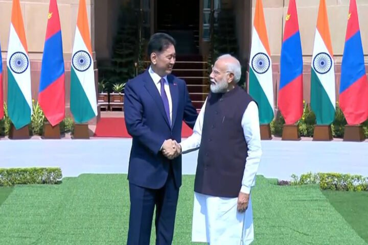 Modi meets Mongolia's President Khurelsukh Ukhnaa during official visit to New Delhi