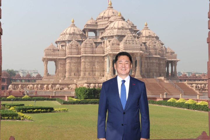 Mongolian president visits Akshardham temple during official trip to India