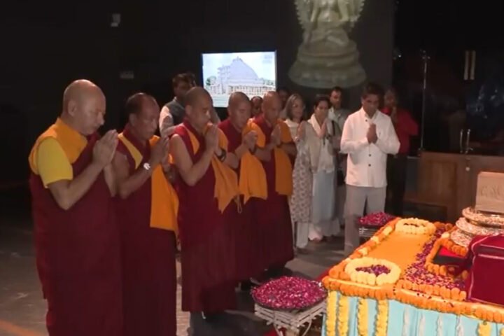 Monks offer prayers for sacred Buddha relics en route to exhibition in Russia