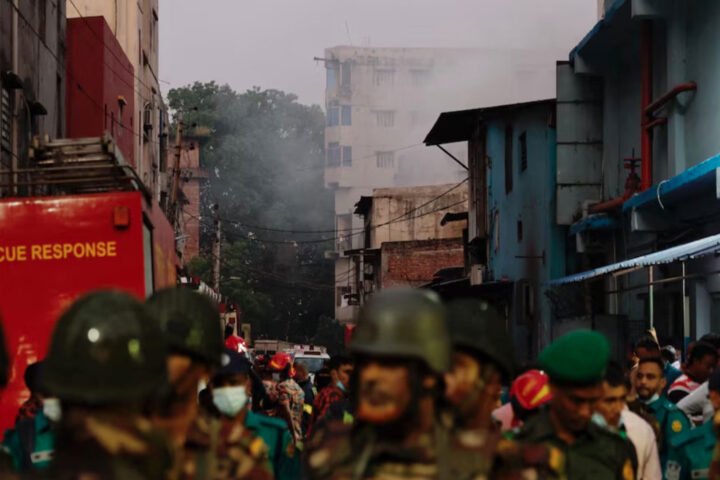 Nine killed in fire at garment factory and chemical warehouse in Dhaka, Bangladesh