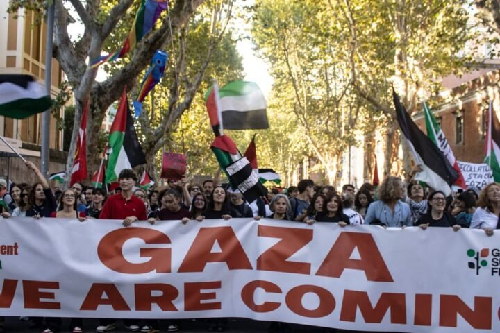 Pro-Palestinian protests in Rome lead to clashes with police amid ongoing Gaza crisis