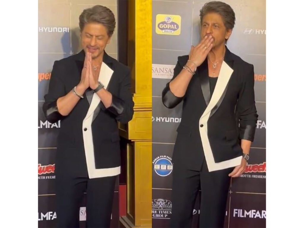 Shah Rukh Khan makes a stylish appearance at the 70th Filmfare Awards in Ahmedabad