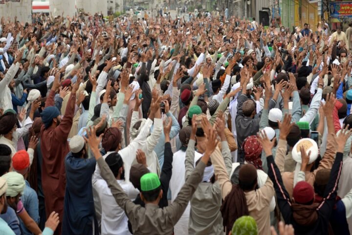 Sindh government imposes month-long ban on protests and rallies amid security concerns