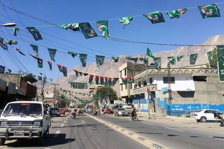 TLP protesters establish overnight camp in Muridke following clashes with police in Pakistan